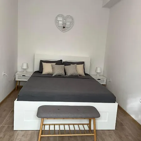 Mama Apartament Vrsi
