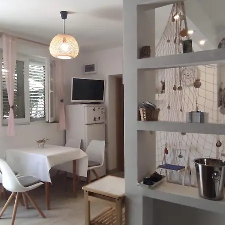 Mama Apartament Vrsi